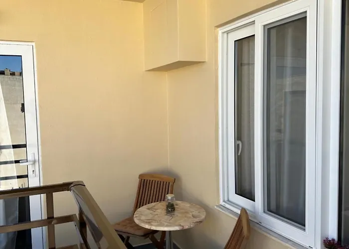 Hella Apartment